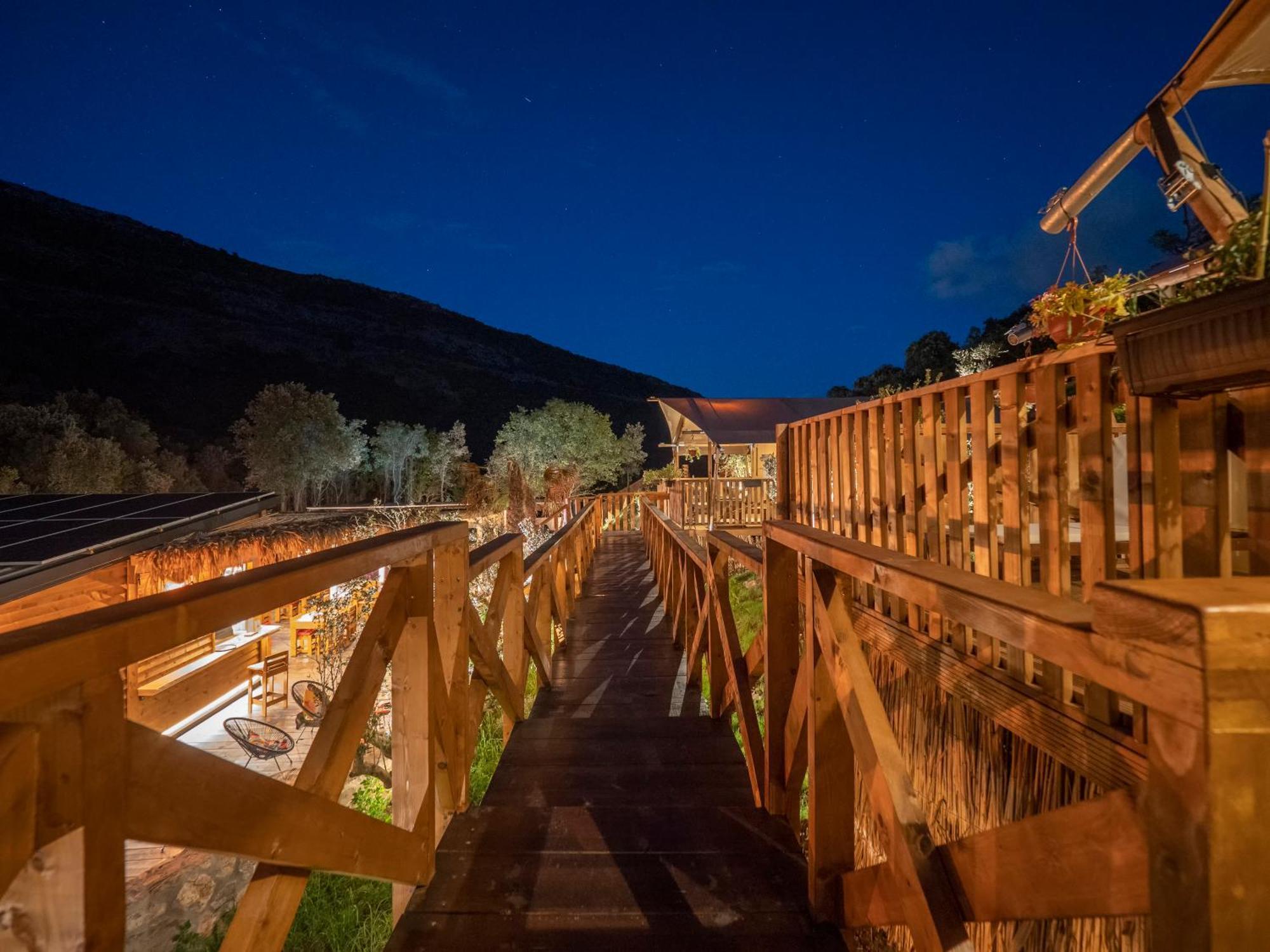 Sea Glamping Hotel Kotor Exterior photo