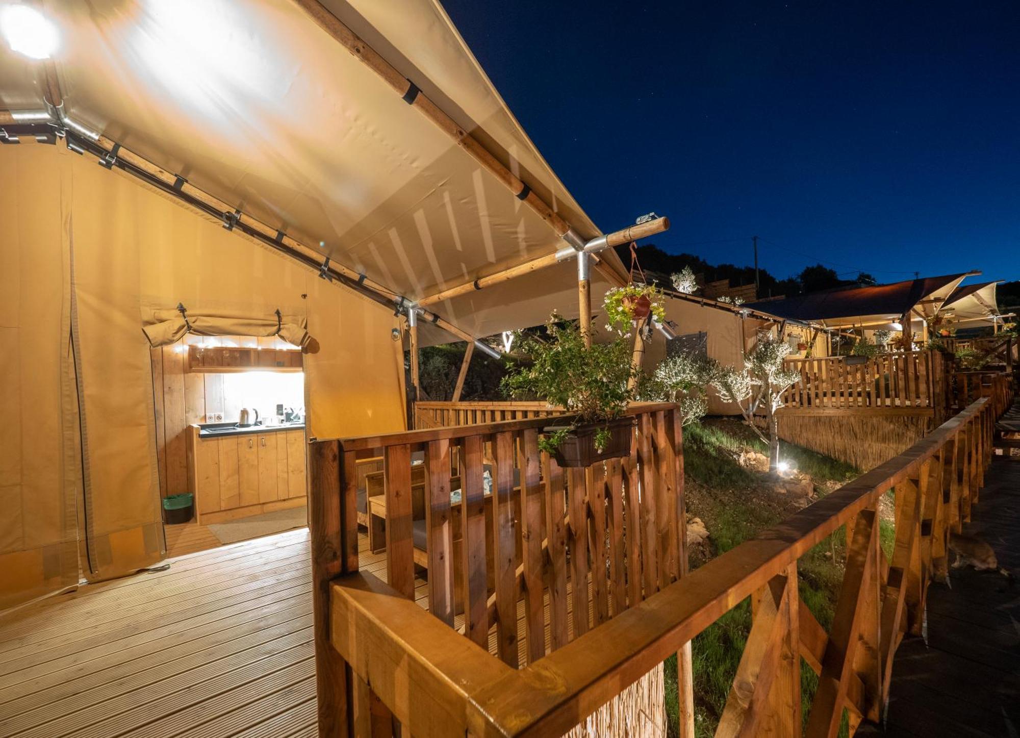 Sea Glamping Hotel Kotor Exterior photo